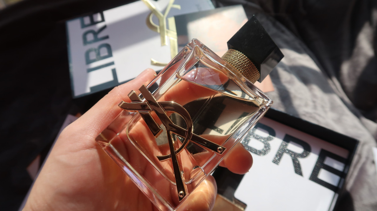 来抄“千元送礼”作业,为下个白色情人节做准备