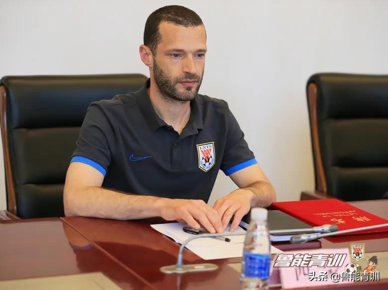 鲁能新赛季阵容,鲁能新队队长是谁