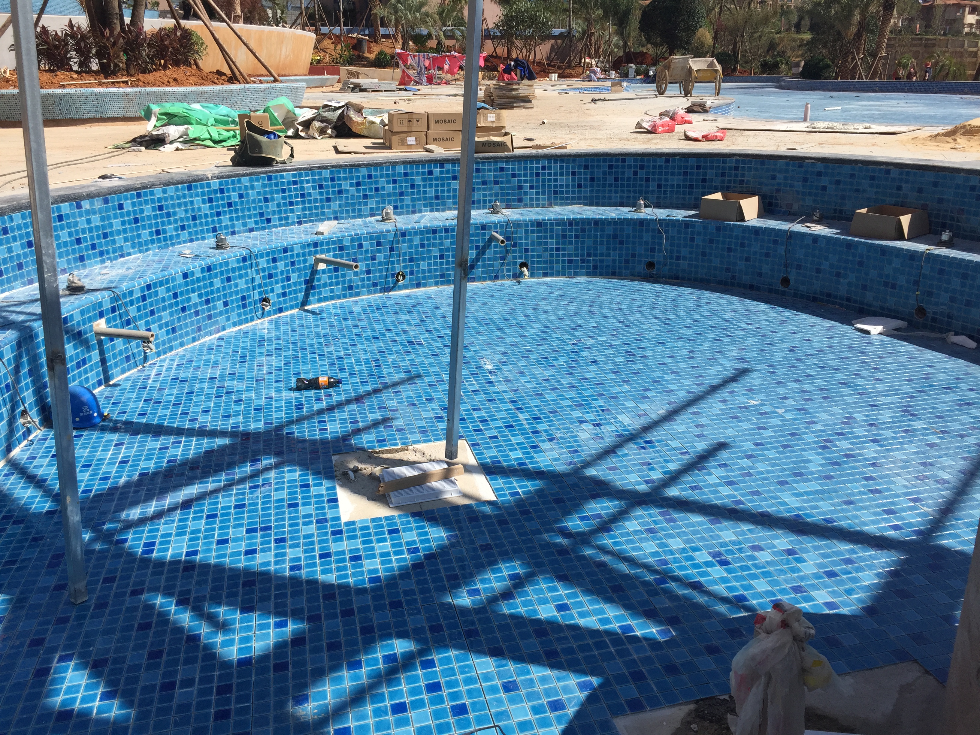 陶瓷马赛克分类详解图文,浴池陶瓷马赛克还是玻璃马赛克