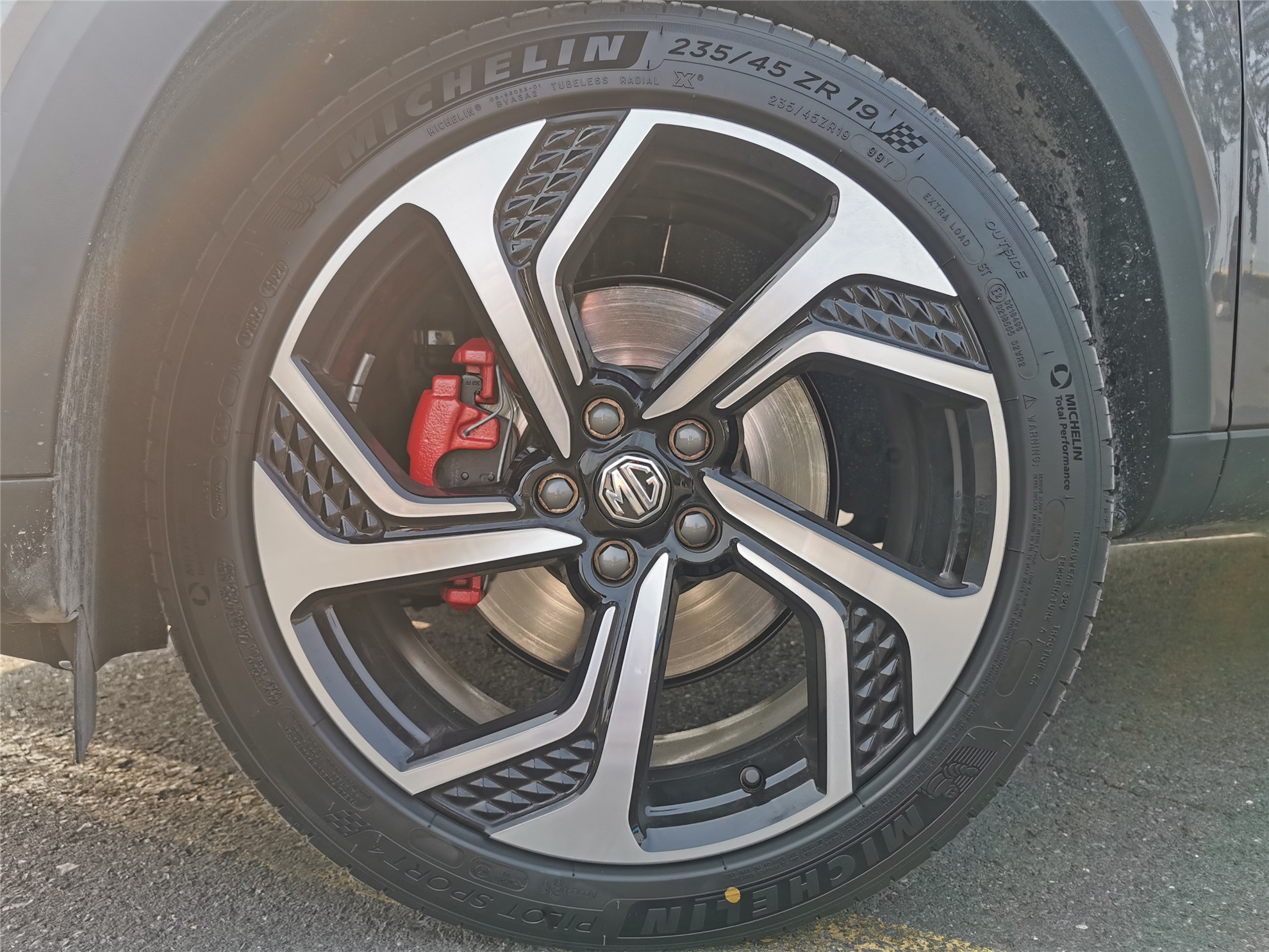 mg领航插混phev2022款好不好,全新mg领航phev试驾