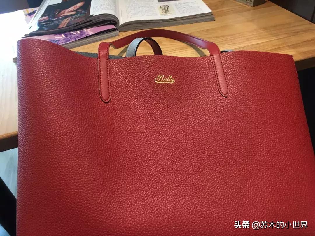 买包要买名牌还是便宜的好,买包买经典款还是新款