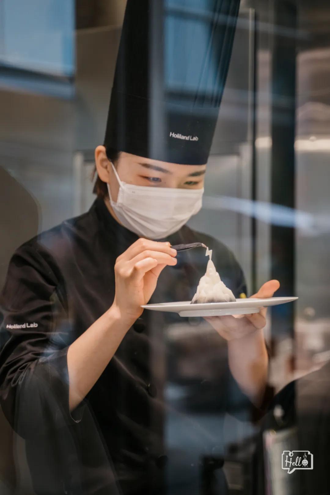 好利来售货小哥哥,好利来lab店服务员