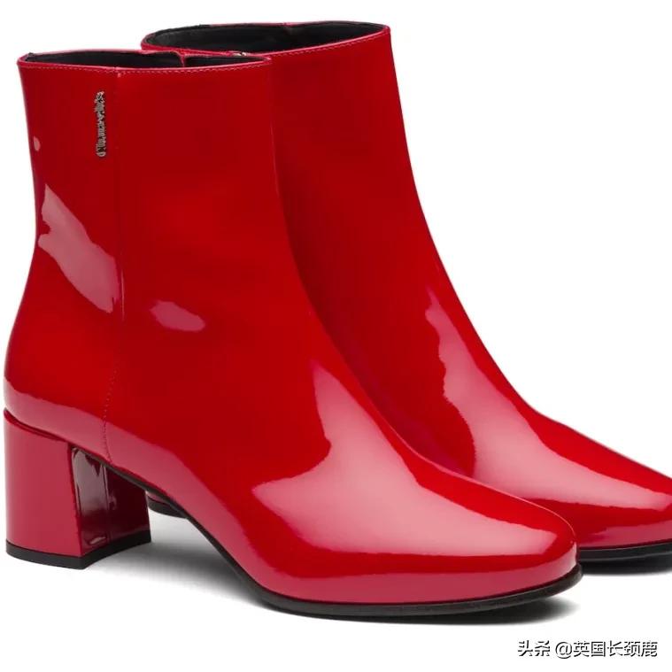 鞋柜秋冬马丁靴,鞋柜冬季靴子