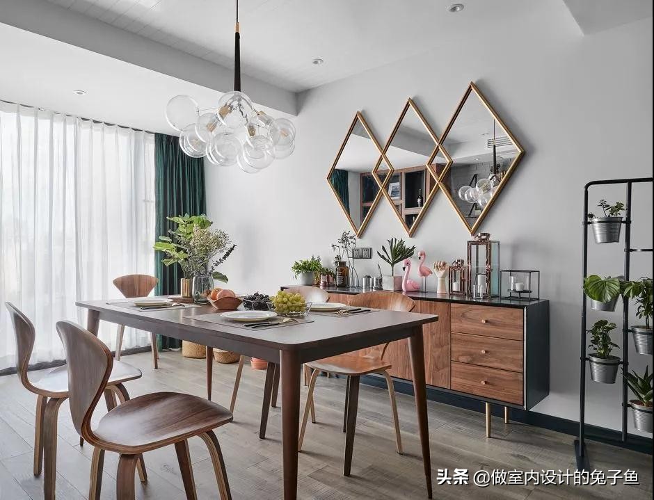 餐边柜怎么摆放好看图片视频,有餐边柜餐厅桌子怎么摆放最合适