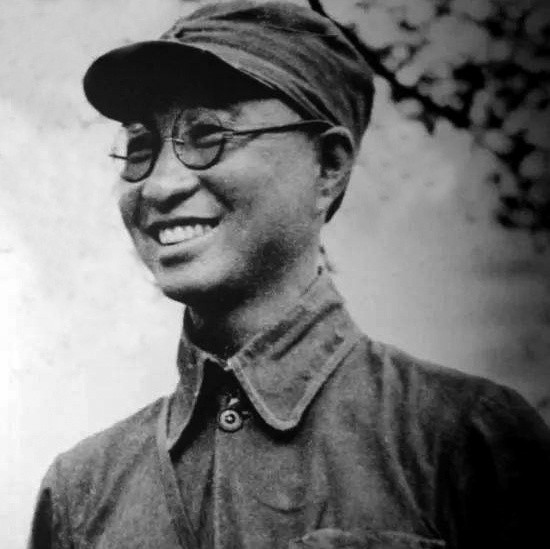 1961年陈赓在上海病逝,郭化若闻讯立即赶到上海:*长首**,我来迟了