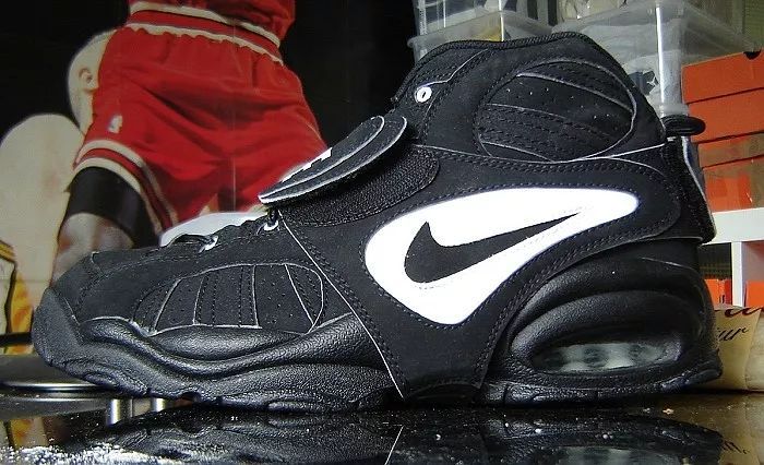 昙花一现的配件极致,篮球鞋穿过的酷炫“小马甲”大盘点