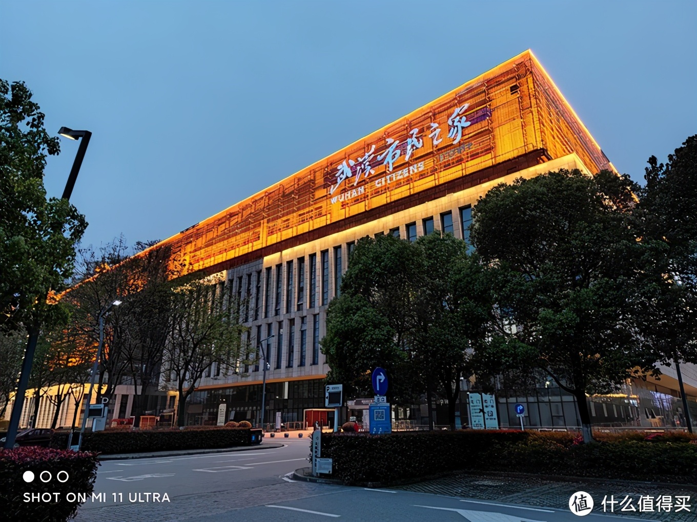 小米11ultra至尊版深度测评最新,感受一下小米11ultra的压迫感