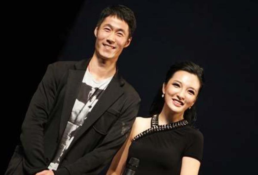 赵薇与乒乓球王励勤处过对象吗,赵薇王励勤现在私下还有联系吗