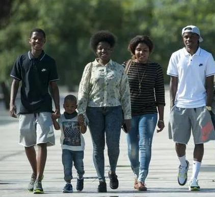 巴萨17岁小将收入,巴萨16岁的天才是谁