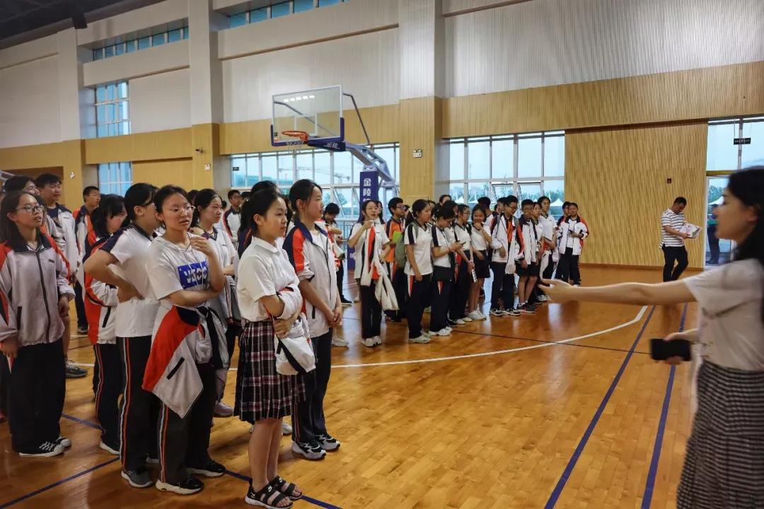 江苏南京外国语学校,南京外国语学校高二五班