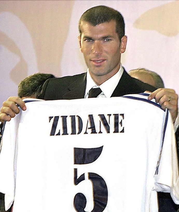 足坛转会十大冤种,2023十大足坛便宜转会