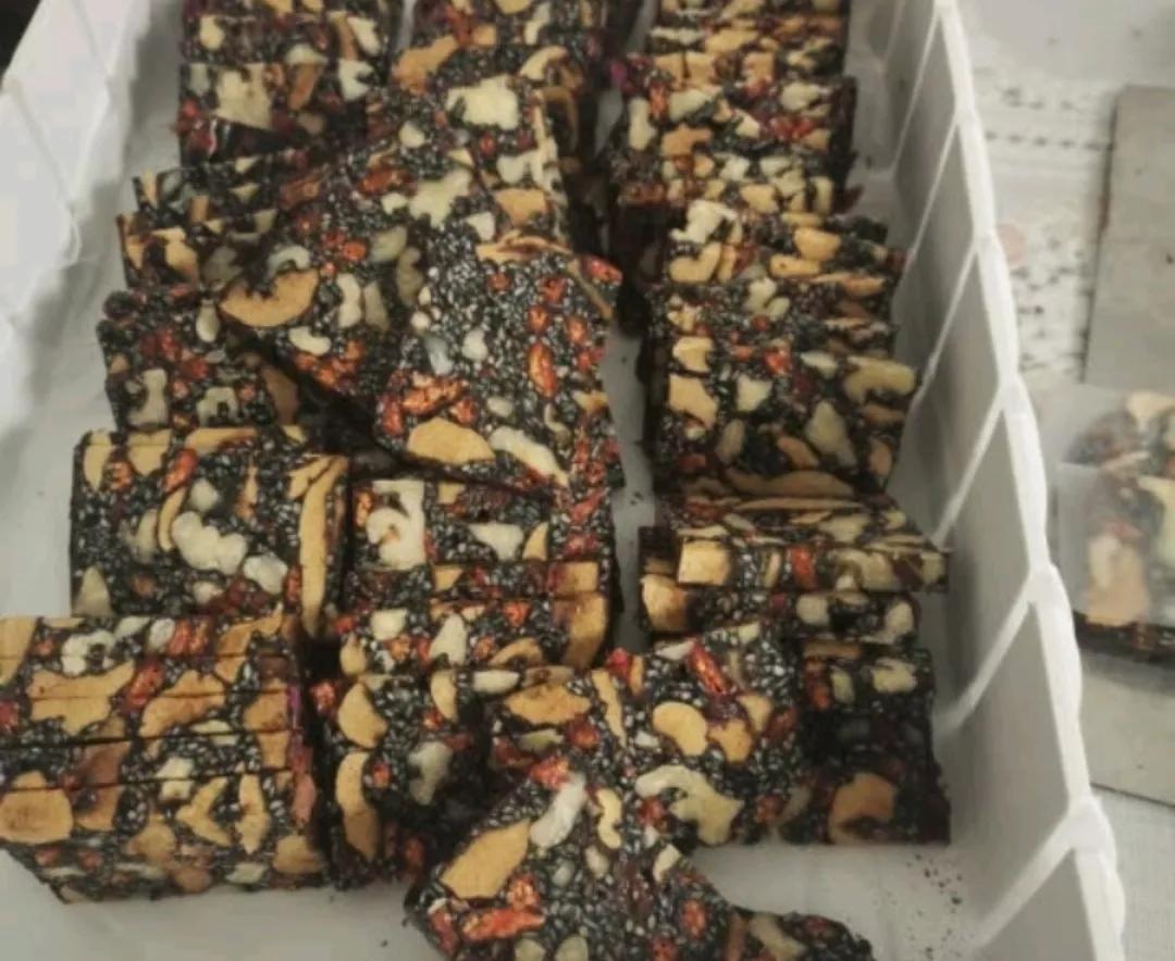 驴皮阿胶和猪皮冻有什么区别,猪皮冻和驴皮阿胶