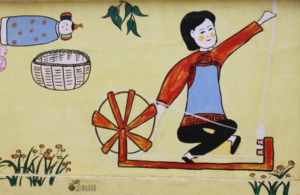 陕北的安塞不仅有响彻大地的腰鼓，还有奇美的农民画....