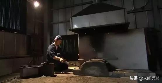 在仓库里找到一把日本武士刀,正宗的日本刀