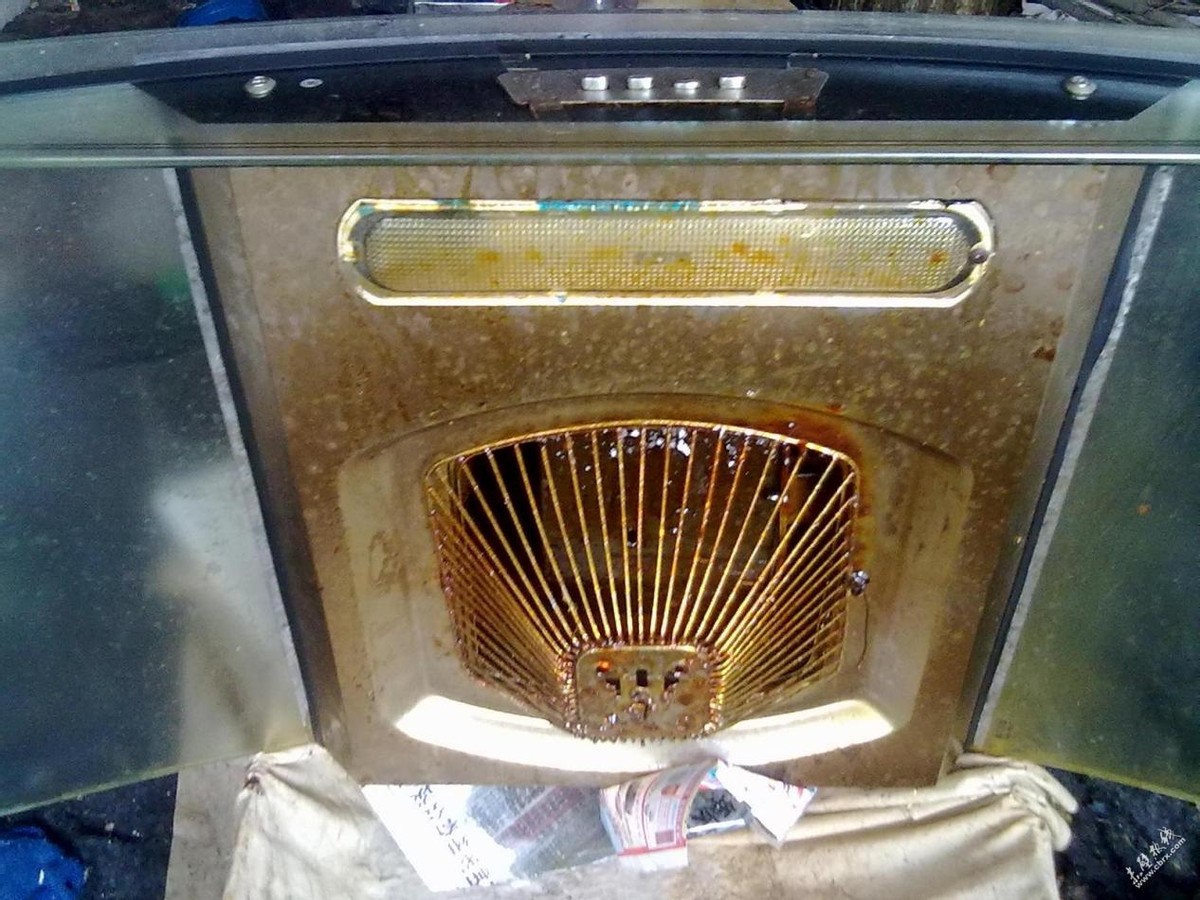 清洗油烟机小窍门超级实用,清洗油烟机小窍门教你一招