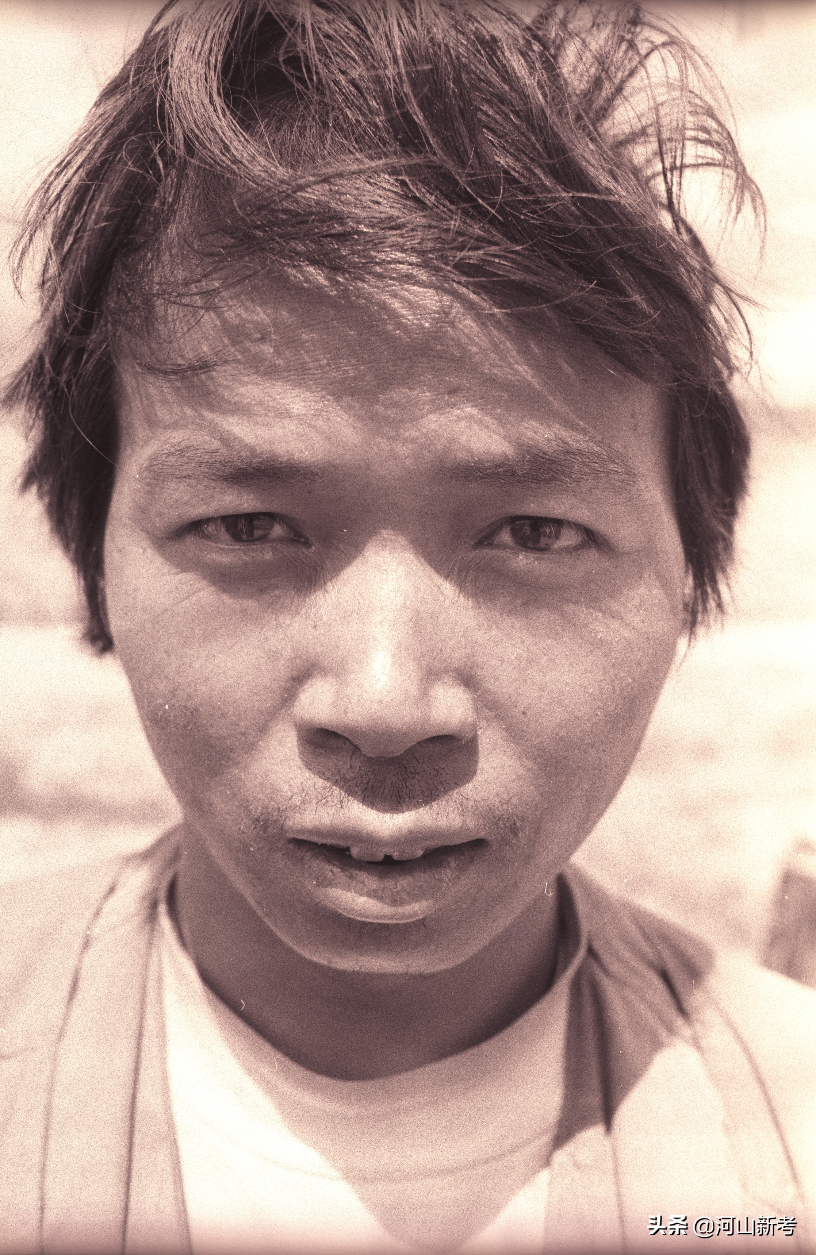 二十个男人和一条江（附：每个队员大头照）