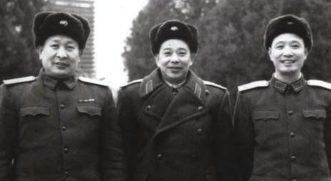 前妻的亲舅是元帅，妻子的亲哥是国家主席，他让衔上将成开国中将