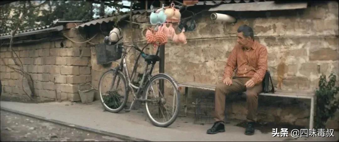 看不懂才低俗，看懂了很高级——《文胸奇缘》