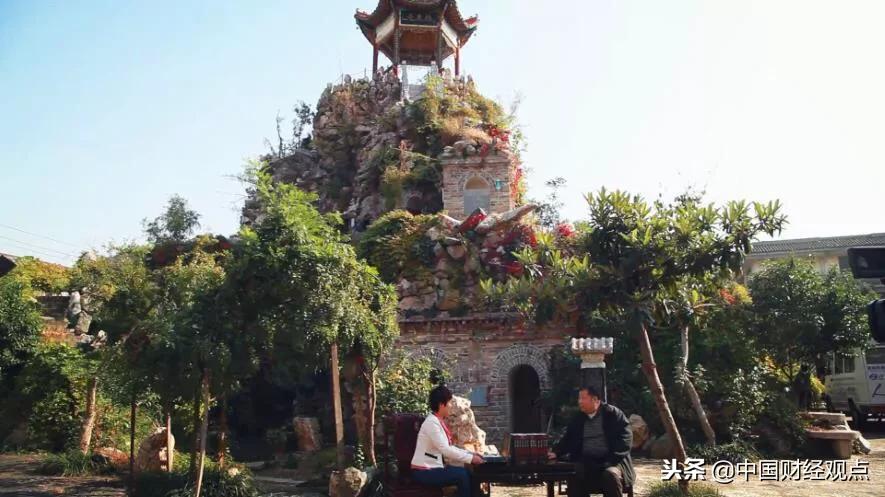 在南阳，社会各界人士纷至沓来悼念二月河