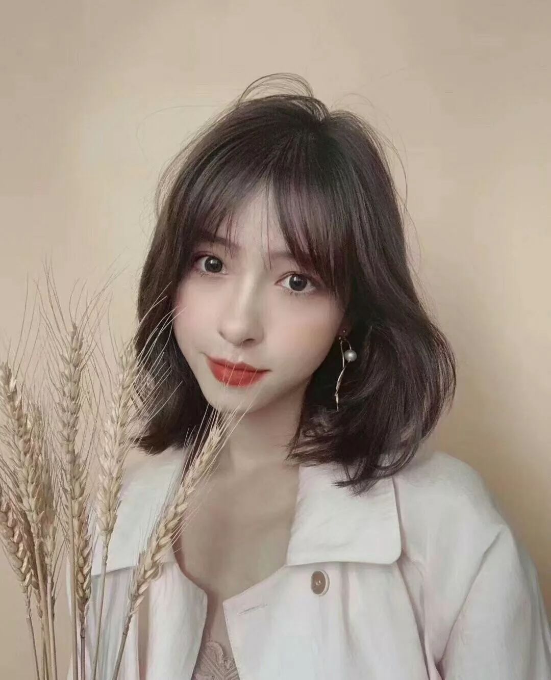 脸大怎么弄发型显脸小,个子矮脸大什么发型好看