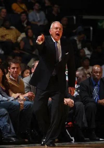 拉里布朗教练,传奇教练罗伯