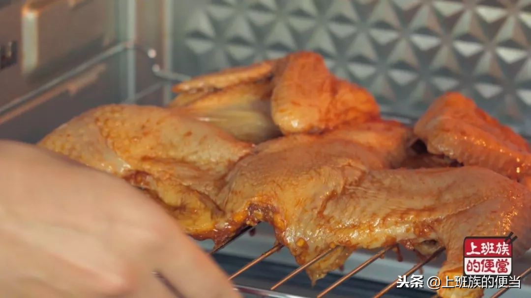 外焦里嫩的烤鸡怎么做,烤箱烤鸡怎么做到外焦里嫩