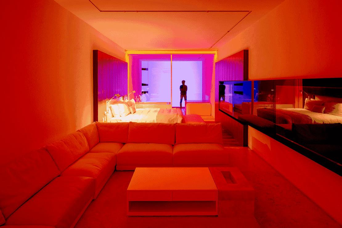 这家性冷淡的“情趣酒店”，开了灯后……嗨爆了