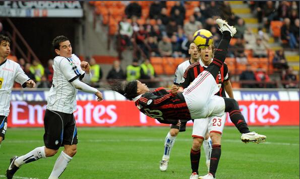 世界足坛第一人小罗,小罗从球王变囚王