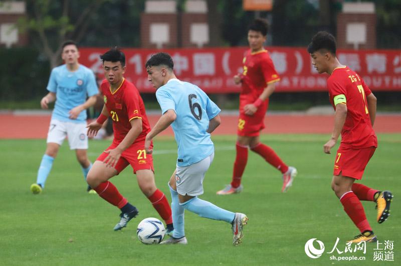 校园足球队出征视频,青少年足球比赛世界杯