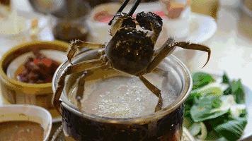 蒸蟹脚容易掉,海蟹蒸的时候黄漏了