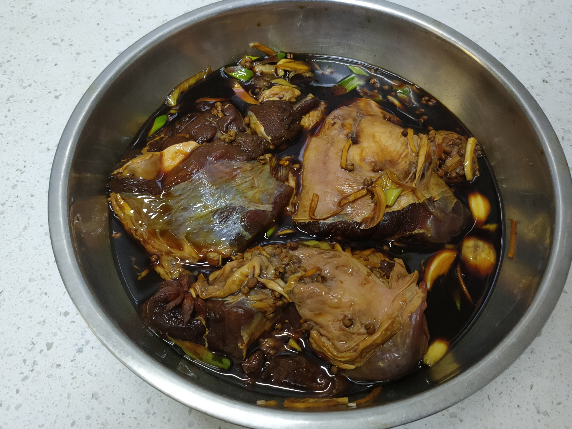 做卤牛肉如何腌制,做卤牛肉腌制十斤牛肉放多少盐