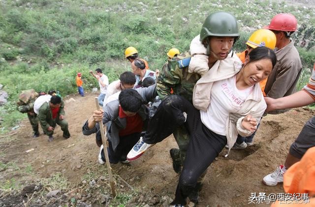 编造虚假故事或经历,编造的故事