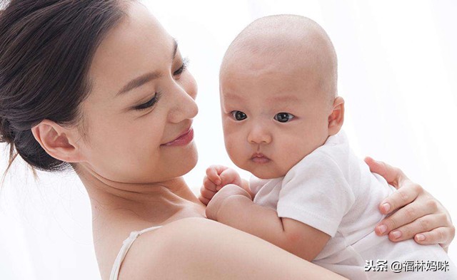 别以为哄娃睡着了就完事，哄睡姿势做得对吗？正确的姿势该是这样