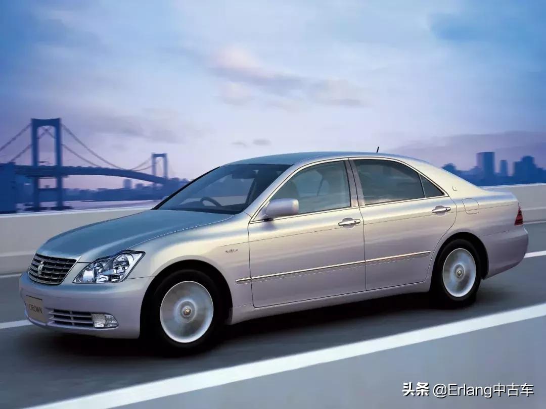 情怀皇冠最经典的12代,全新十六代丰田皇冠