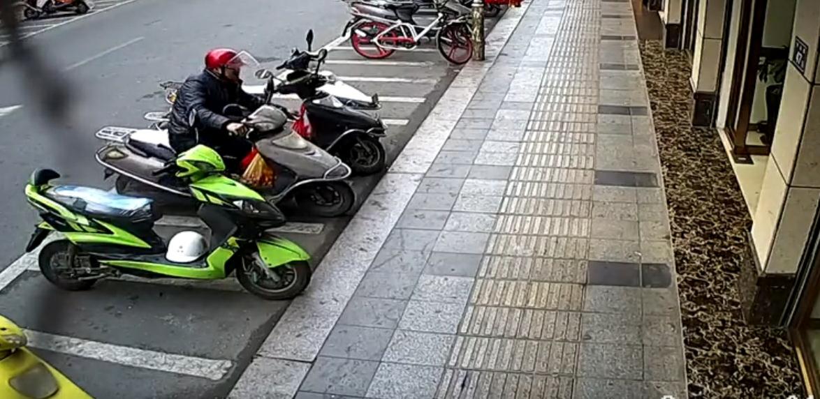 男子为改善伙食多次偷吃外卖,男子为改善伙食多次偷外卖被拘