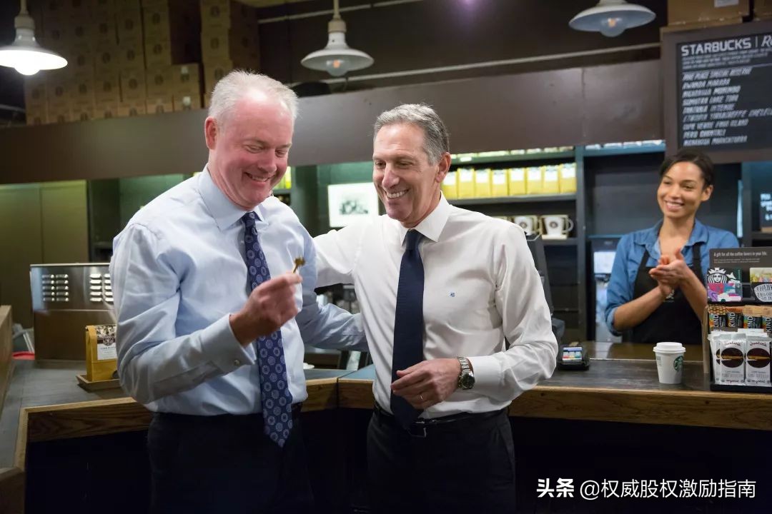 星巴克创始人的艰难时刻,星巴克创始人传奇