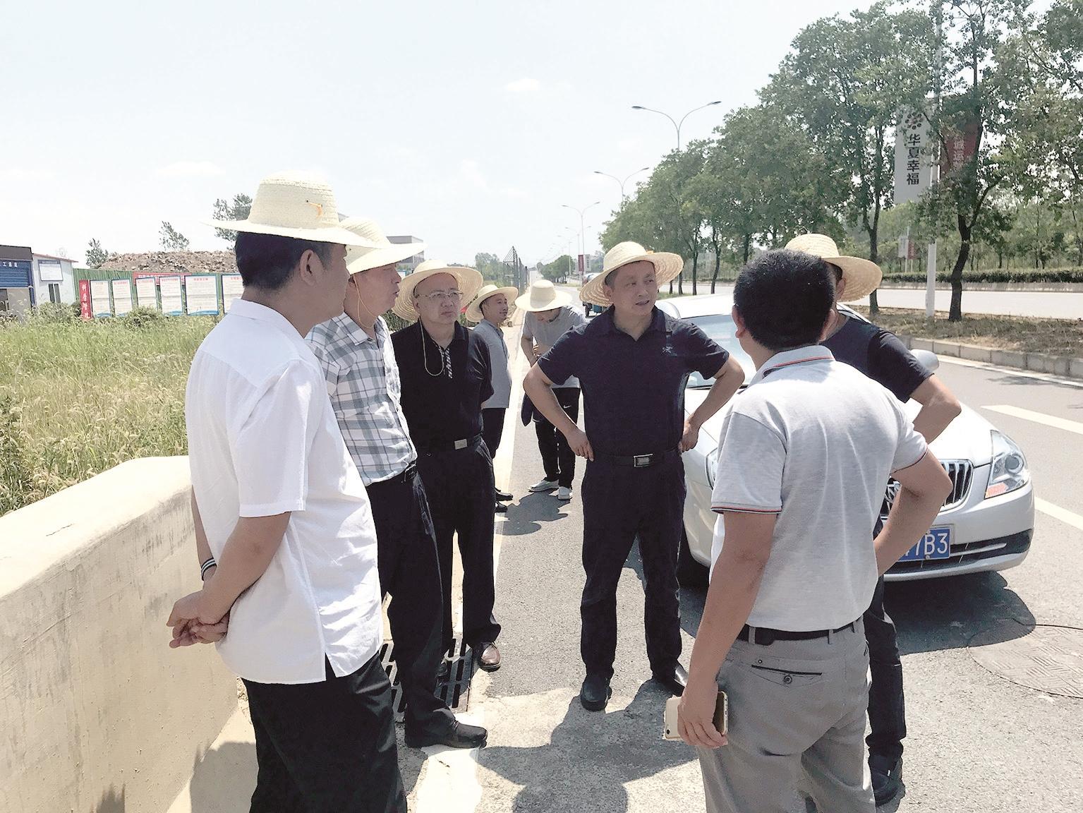 凝聚磅礴力量决胜全面小康,凝心聚力建小康