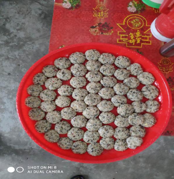 抗疫老人捐款感动视频,感动抗疫路上75岁老奶奶献爱心