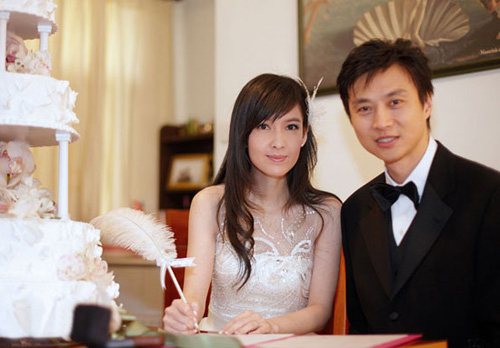 周慧敏三代人的不老女神,周慧敏冻龄女神