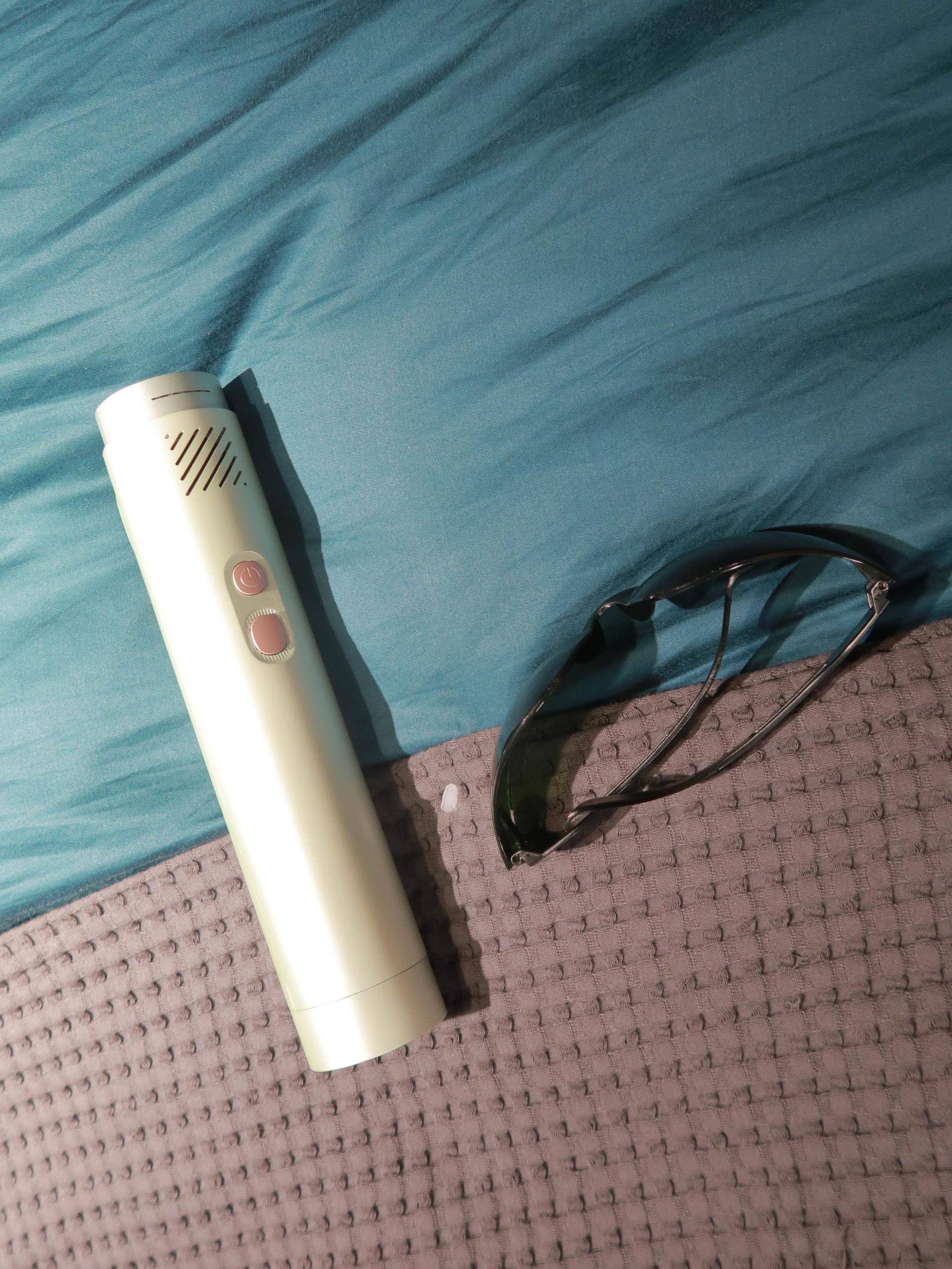 女生便携式迷你脱毛仪,迷你随身脱毛仪