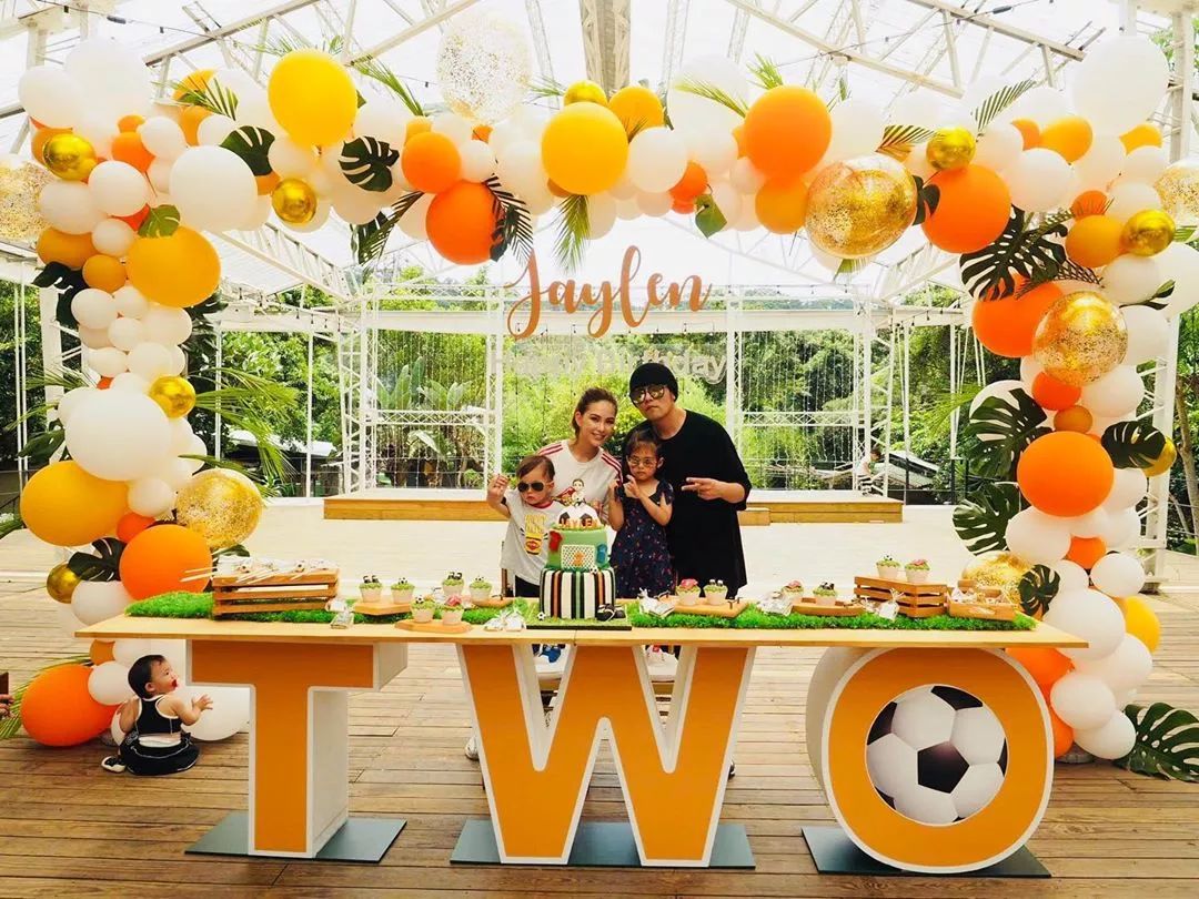 周杰伦自己拍的视频,周杰伦婴儿照