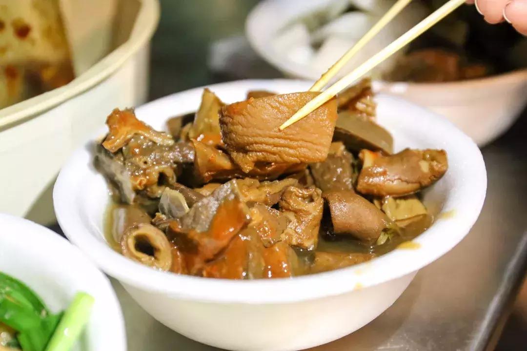 只开两三个小时的店,广州正宗老牌牛杂店