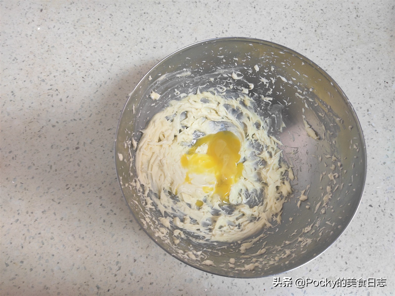 日本ins网红零食焦糖奶油饼干,日本一款抹茶夹心饼干