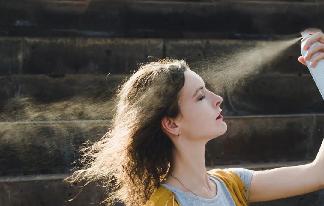 皮肤干燥暗沉长痘闭口,脸上的三角区老是长痘起干皮