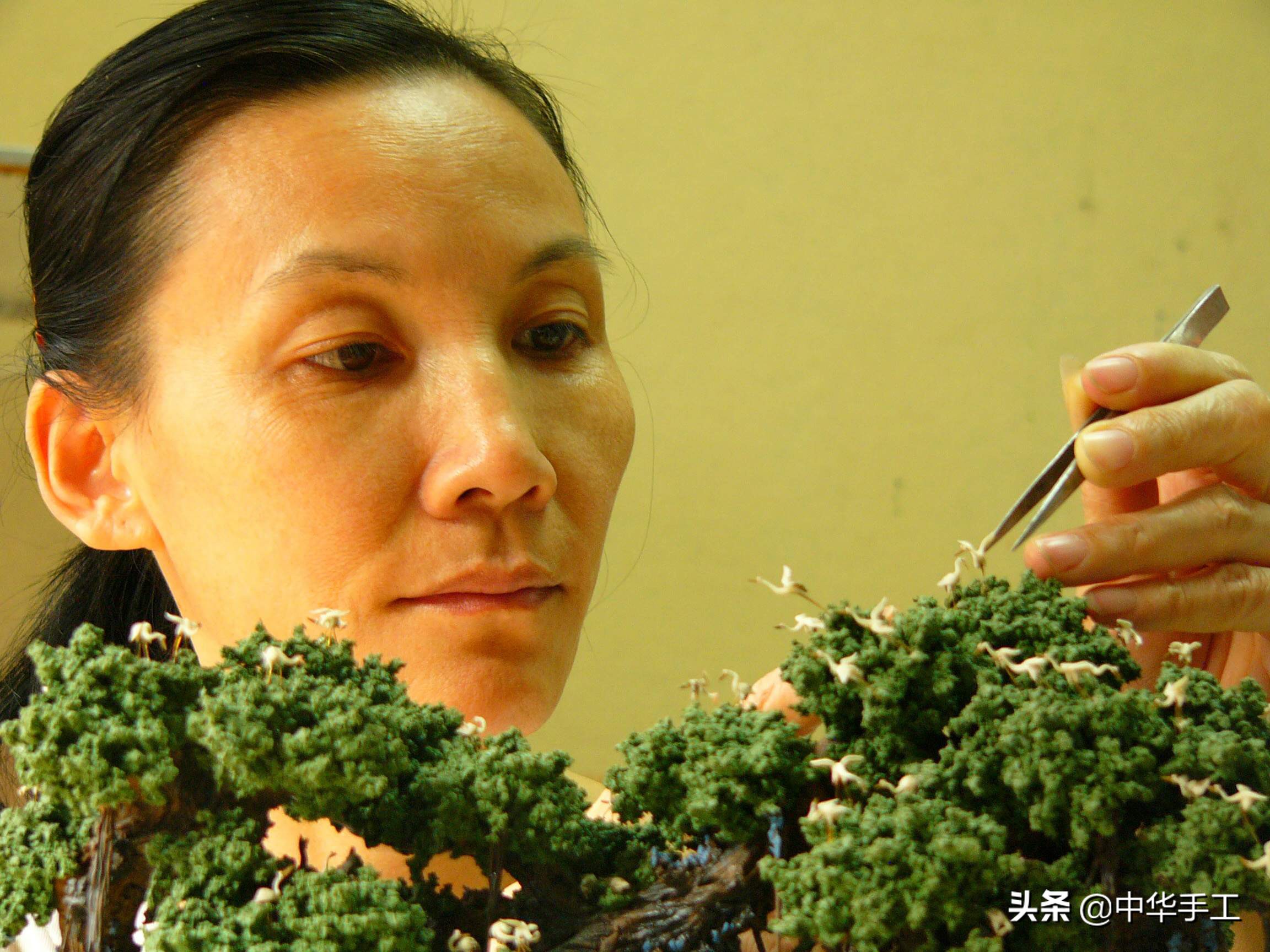 指尖上的微塑：“麻雀虽小，五脏俱全”