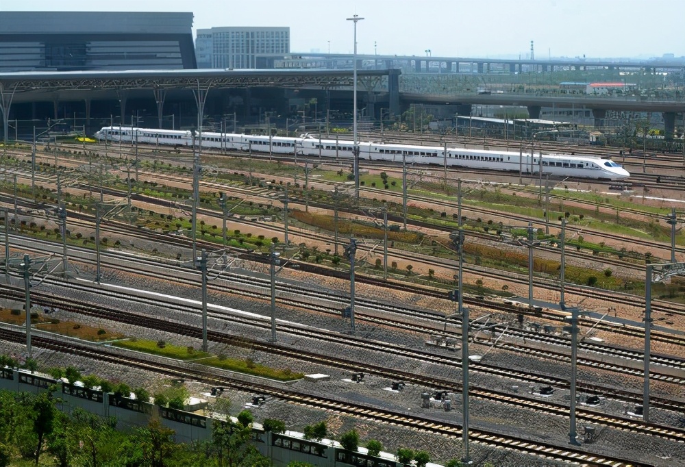 十大火车站排行榜前十名,最新版上海虹桥火车站时刻表