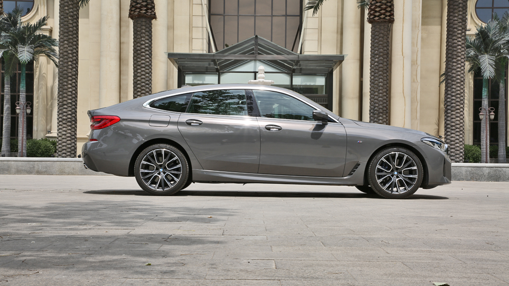 他强任他强清风拂山岗动图,2021款宝马6系gt深度测评