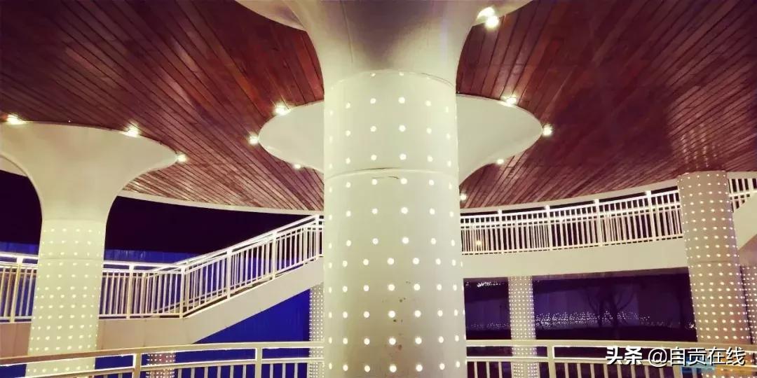 自贡夜游釜溪河在哪个位置,自贡夜游釜溪表演时间