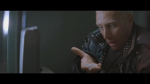 1995年成龙不要命的一跳，拿下8230万票房，让好莱坞也竖起大拇指