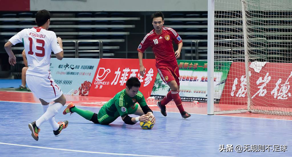 五人制裁判手势微课,五人制裁判手势和11人制一样吗